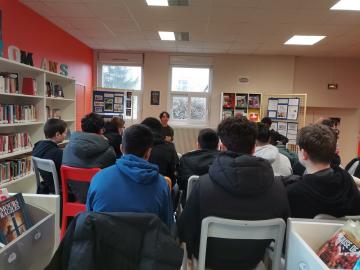 Haut les courts! Rencontre avec le réalisateur Jordan Raux Lycée Gaston Barré Niort mars 2025